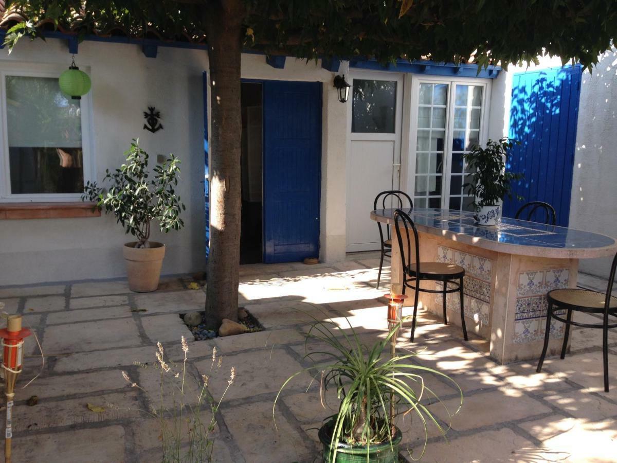 Seb&Laeti Guesthouse Saint-Laurent-dʼAigouze Екстериор снимка