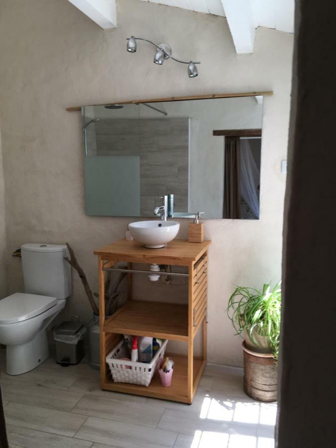 Seb&Laeti Guesthouse Saint-Laurent-dʼAigouze Екстериор снимка
